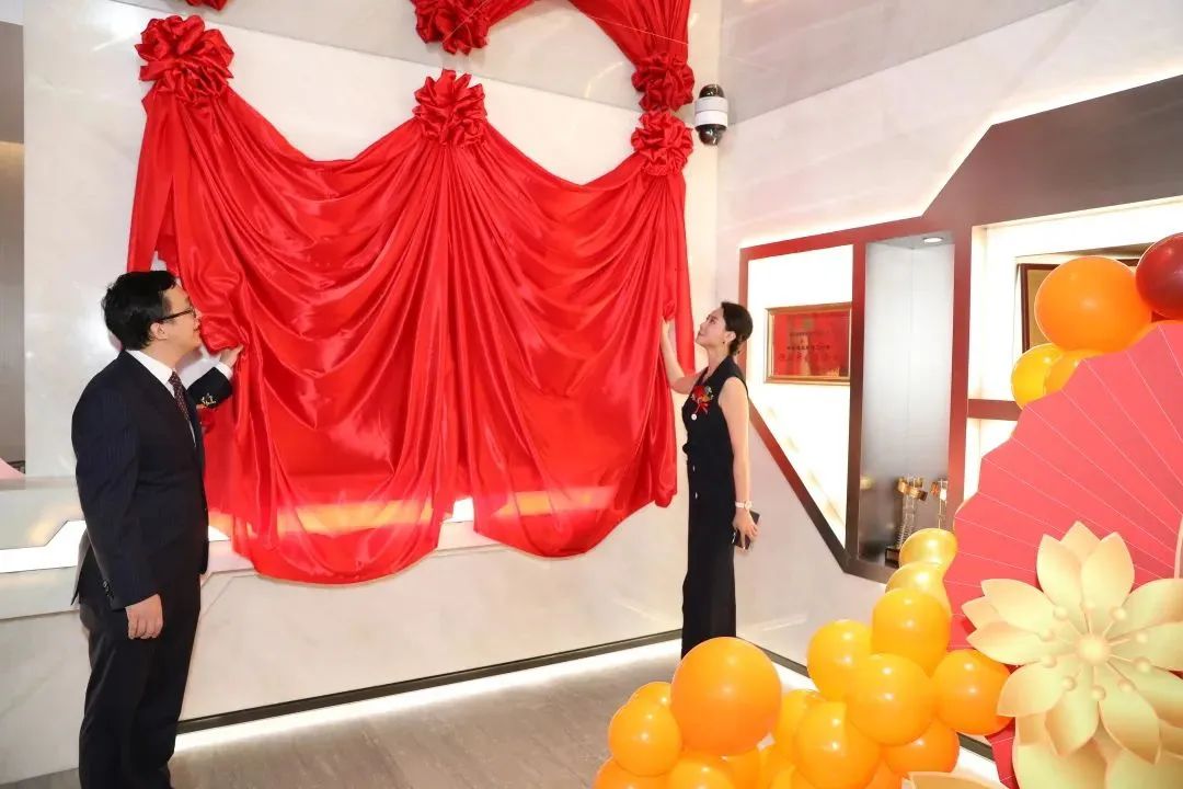 后浪深商丨栉风沐雨，迈步前行，金雅福、远鹏集团、蜜蜂科技喜事连连