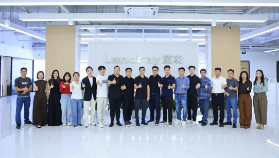 AI 如何养、如何管？这场深商菁英会AI大讲堂讲透组织提效